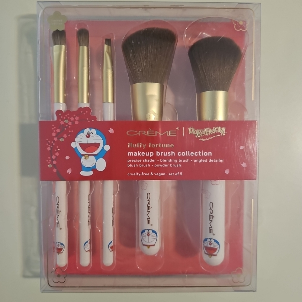 Crème Doraemon Fluffy Fortune Makeup Brush Collection - Set Of 5 Brushes - Creme